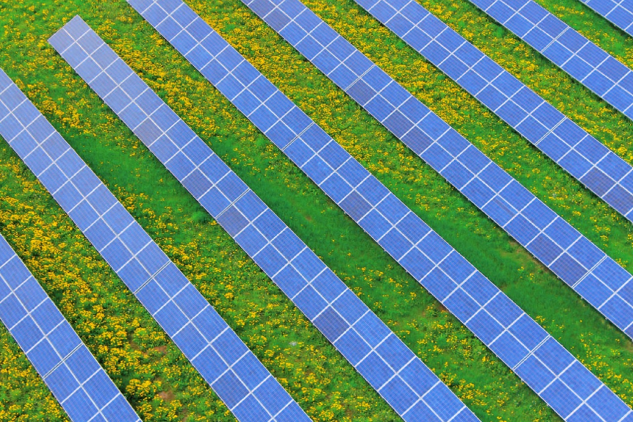 Luftaufnahme eines Solarfeldes in Schleiden-Herhahn. Foto: M. Pütz (Fotokalender MULNV)